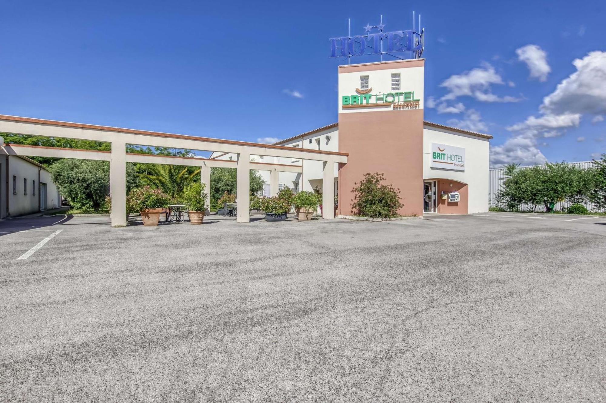 Brit Hotel Clermont-lʼHérault Екстериор снимка